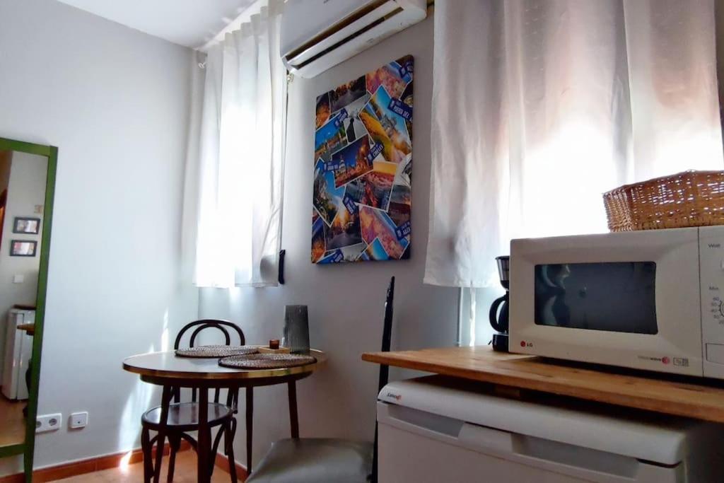Estudio Lavapies Cerca De Anton Martin Madrid Luaran gambar